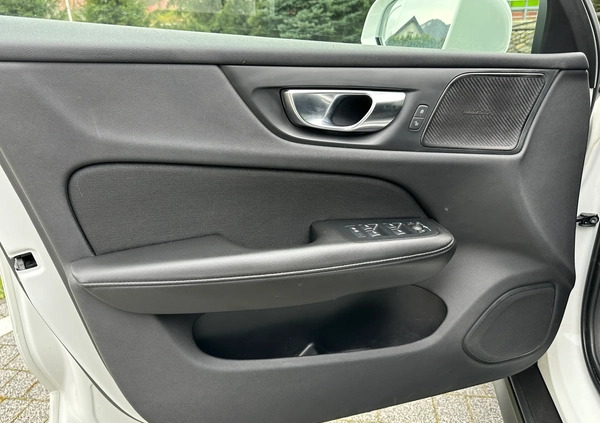 Volvo V60 Cross Country cena 127700 przebieg: 143500, rok produkcji 2021 z Płock małe 781